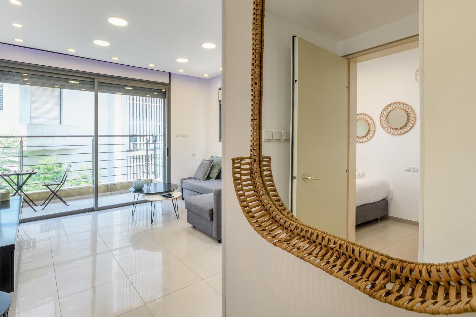 Very Nice 1 Bdr Apartment 2 Min From The Beach ! Тель-Авів Екстер'єр фото